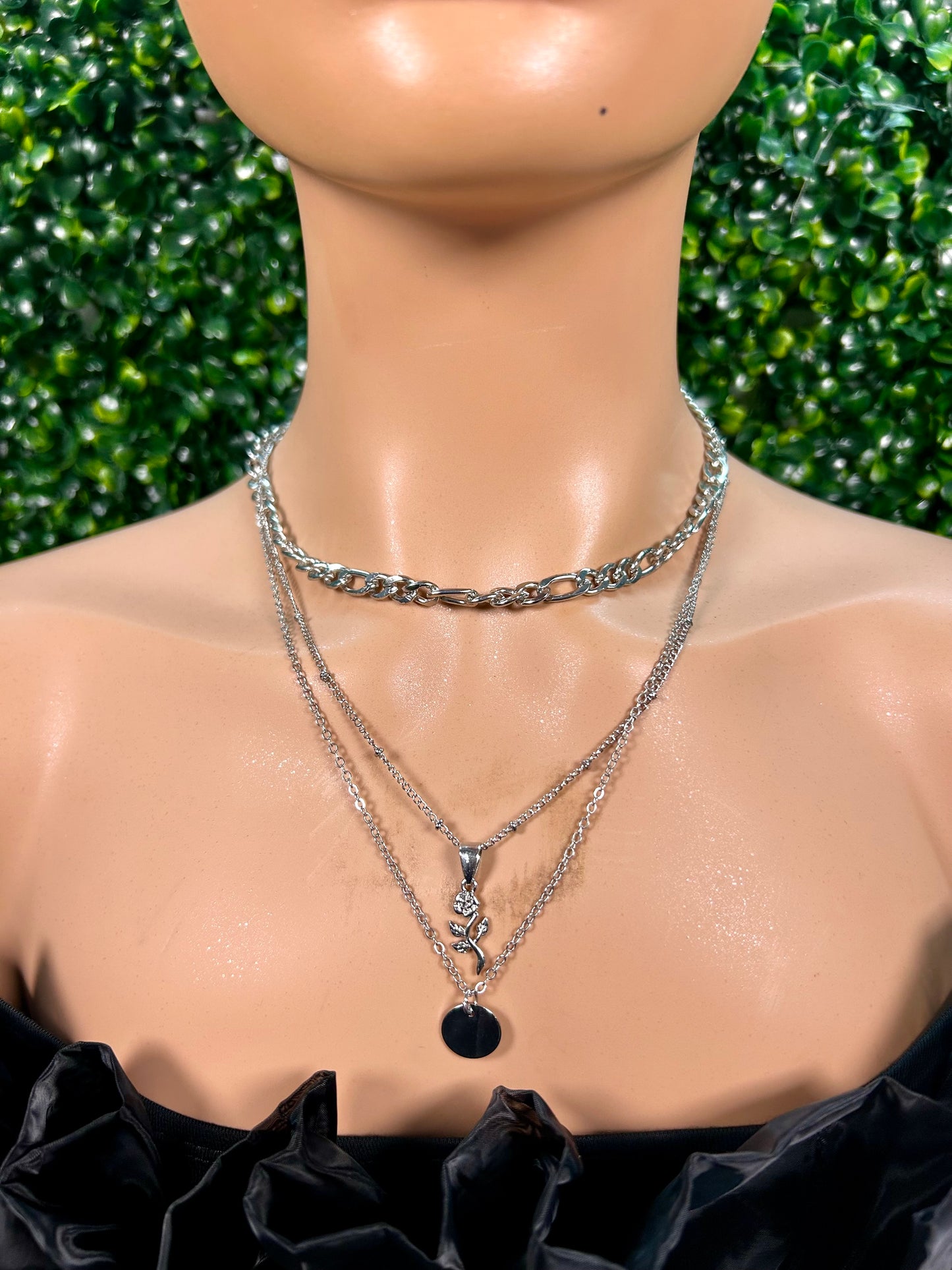 SILVER LAYERED NECKLACE