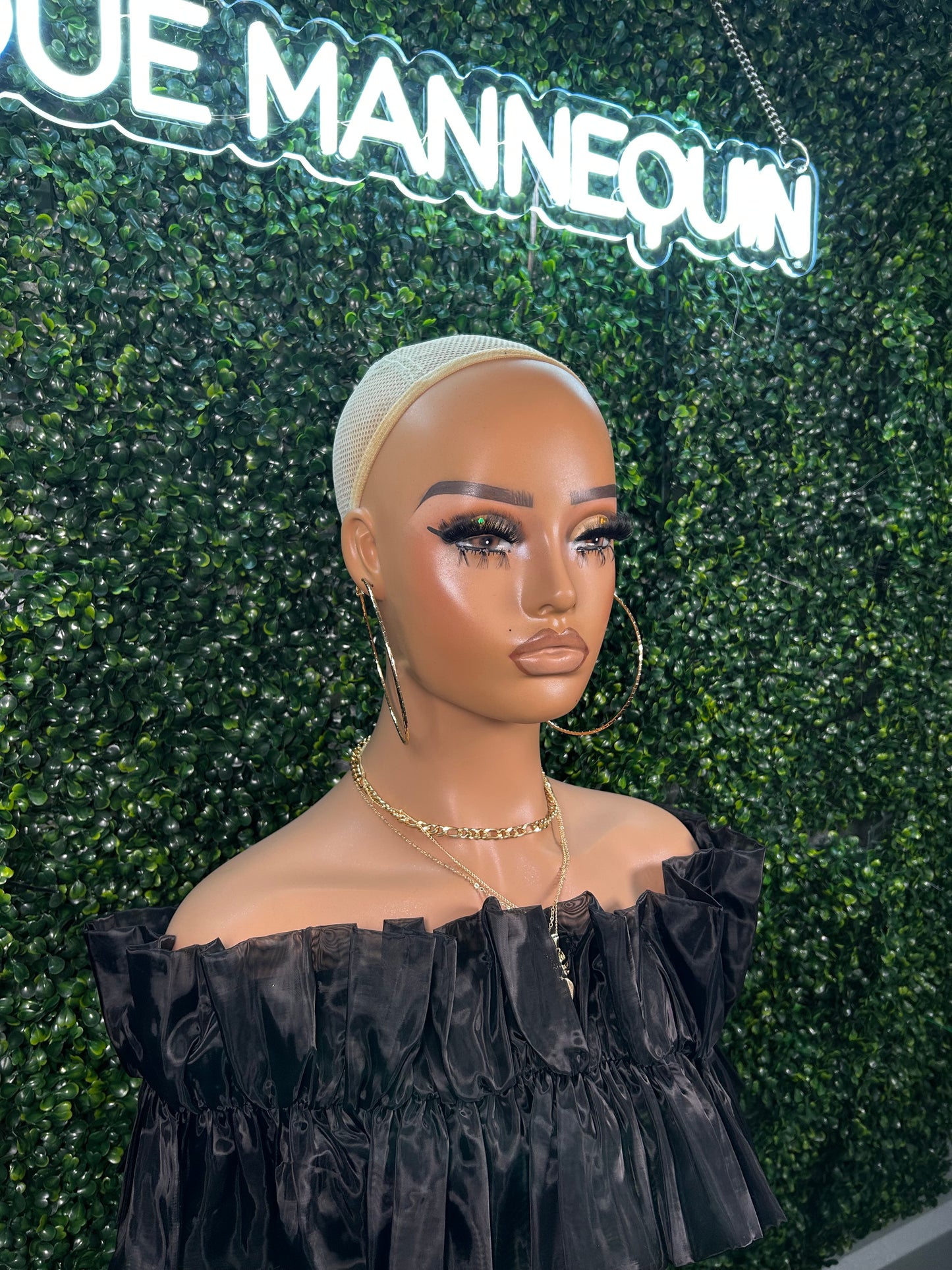 GOLD LAYERED NECKLACE