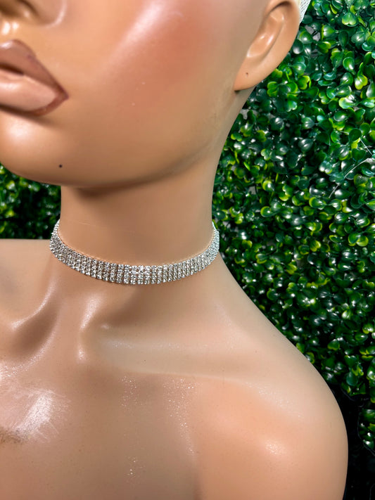 CRYSTAL CHOKER